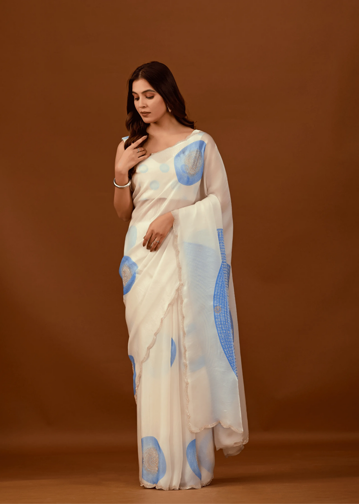  Off White Organza Silk Saree Blouse Close Up - Scalloped Lace Detailing
