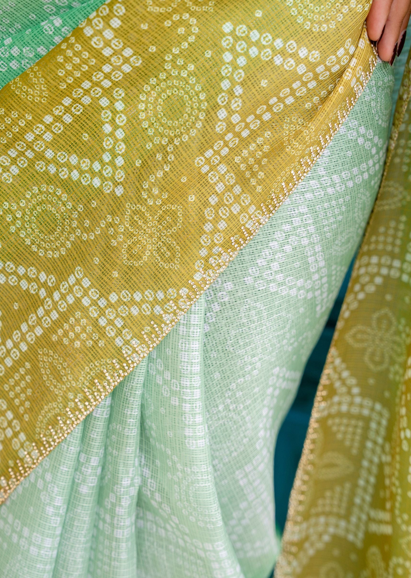 Mehendi Green Kota Silk Saree Pallu Close Up - Gold Toned Border Detail