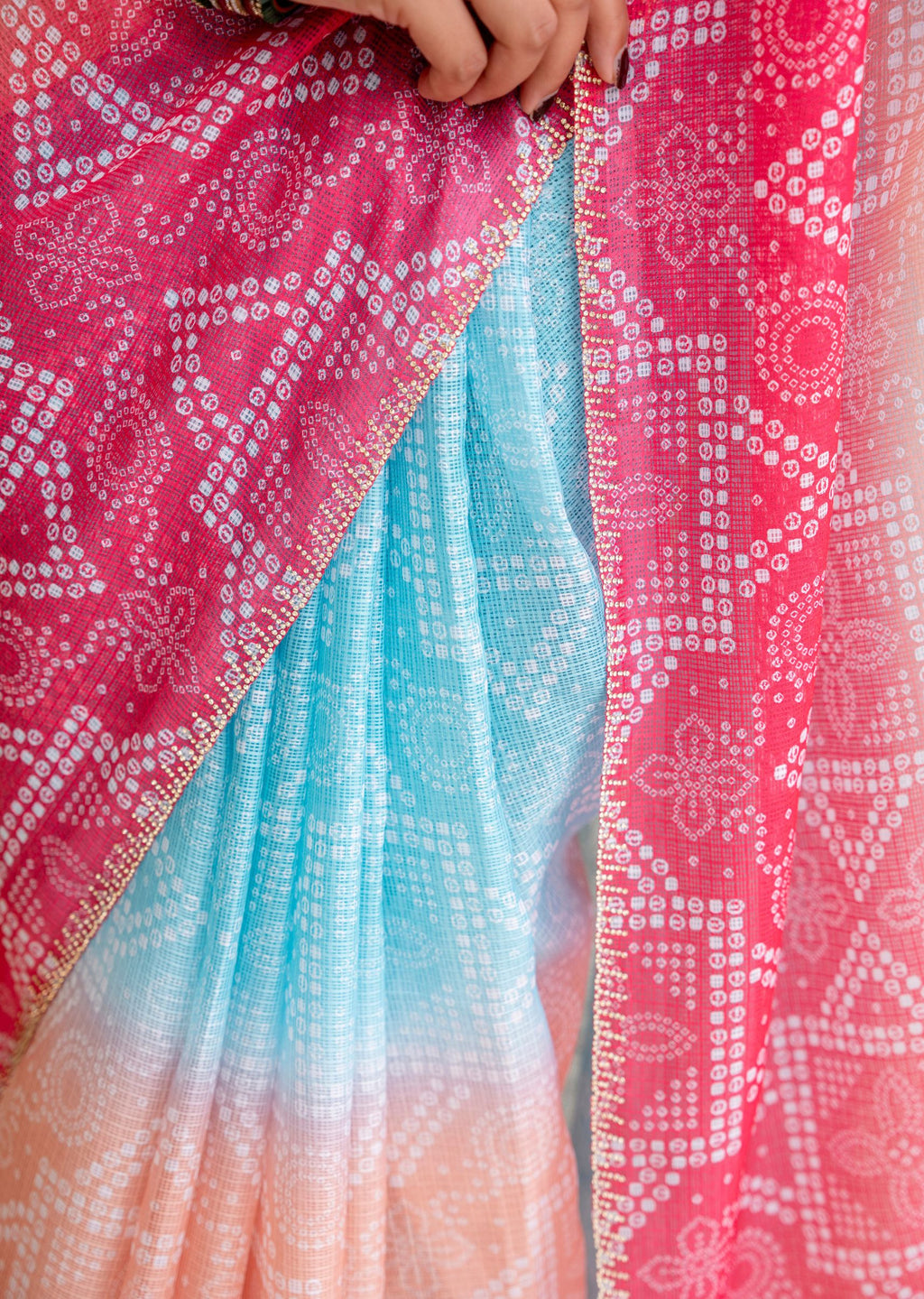Firozi Red Kota Silk Saree Pallu Close Up - Turquoise Peach Ombre Detail