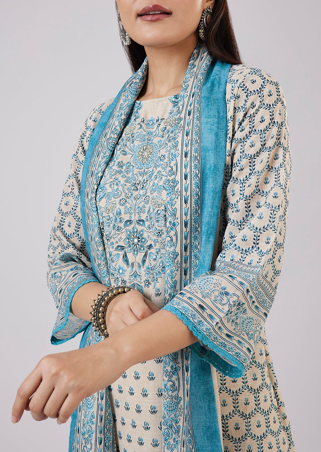 Blue Linen Kurta Set With Sequins And Thread Work
