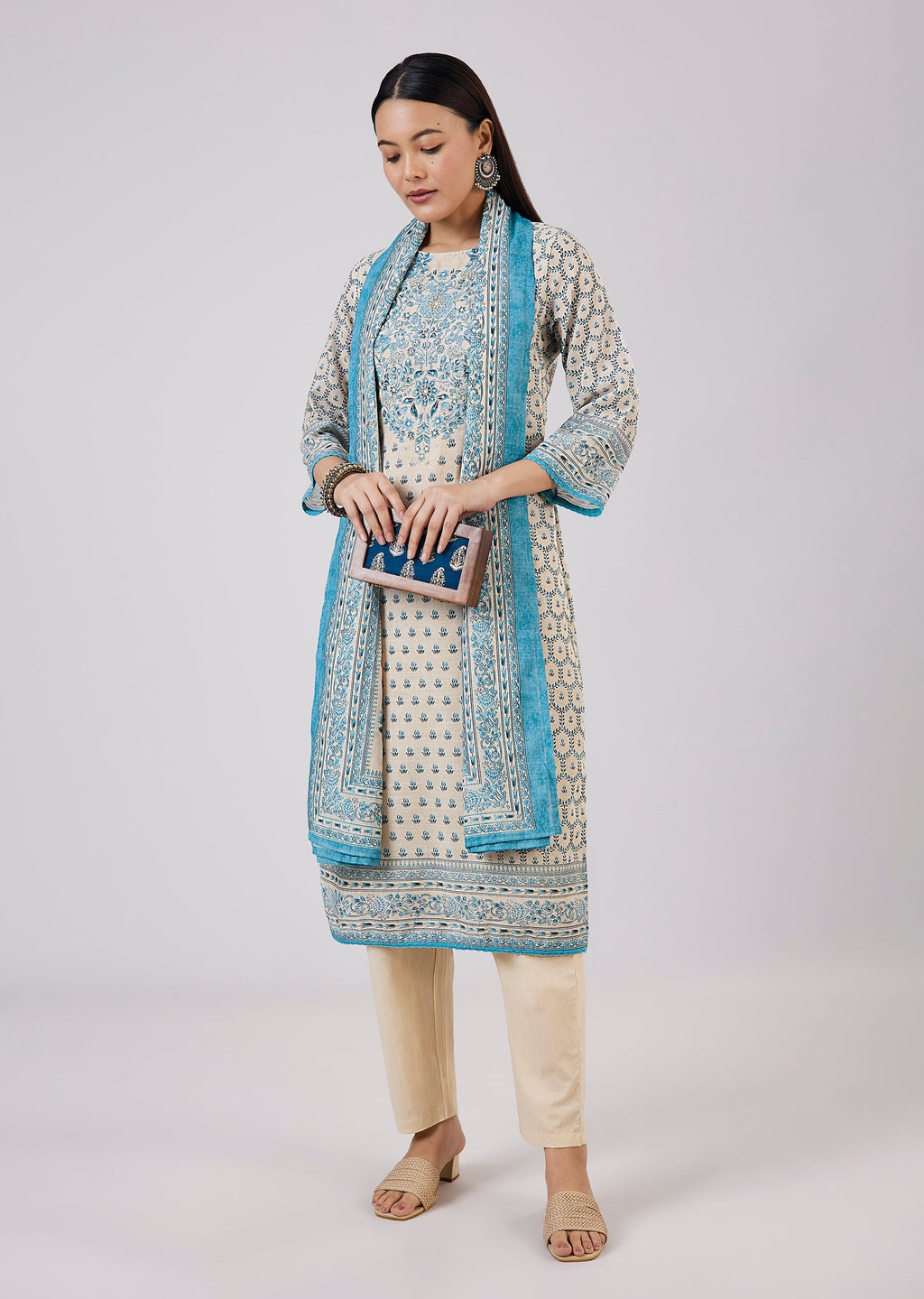 Blue Linen Kurta Set With Sequins And Thread Work