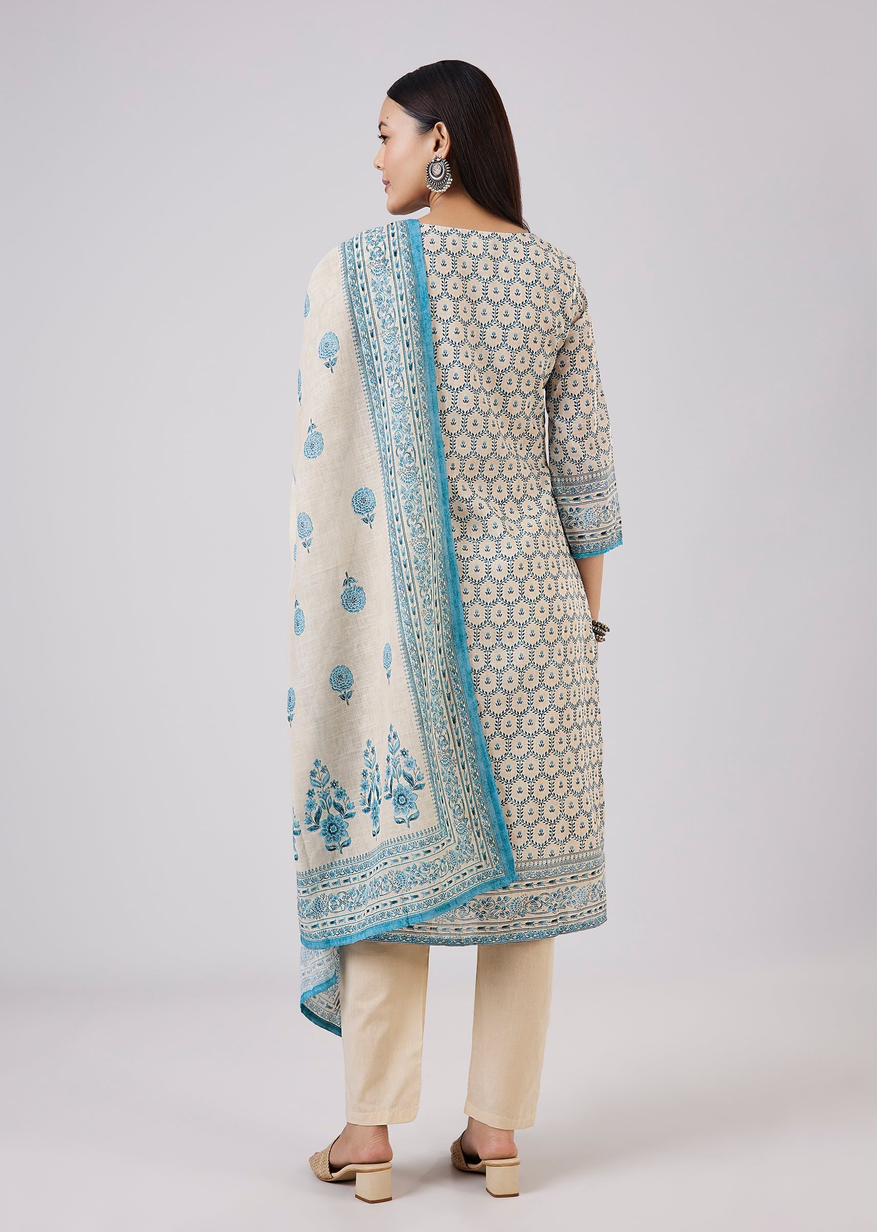 Blue Linen Kurta Set With Sequins And Thread Work