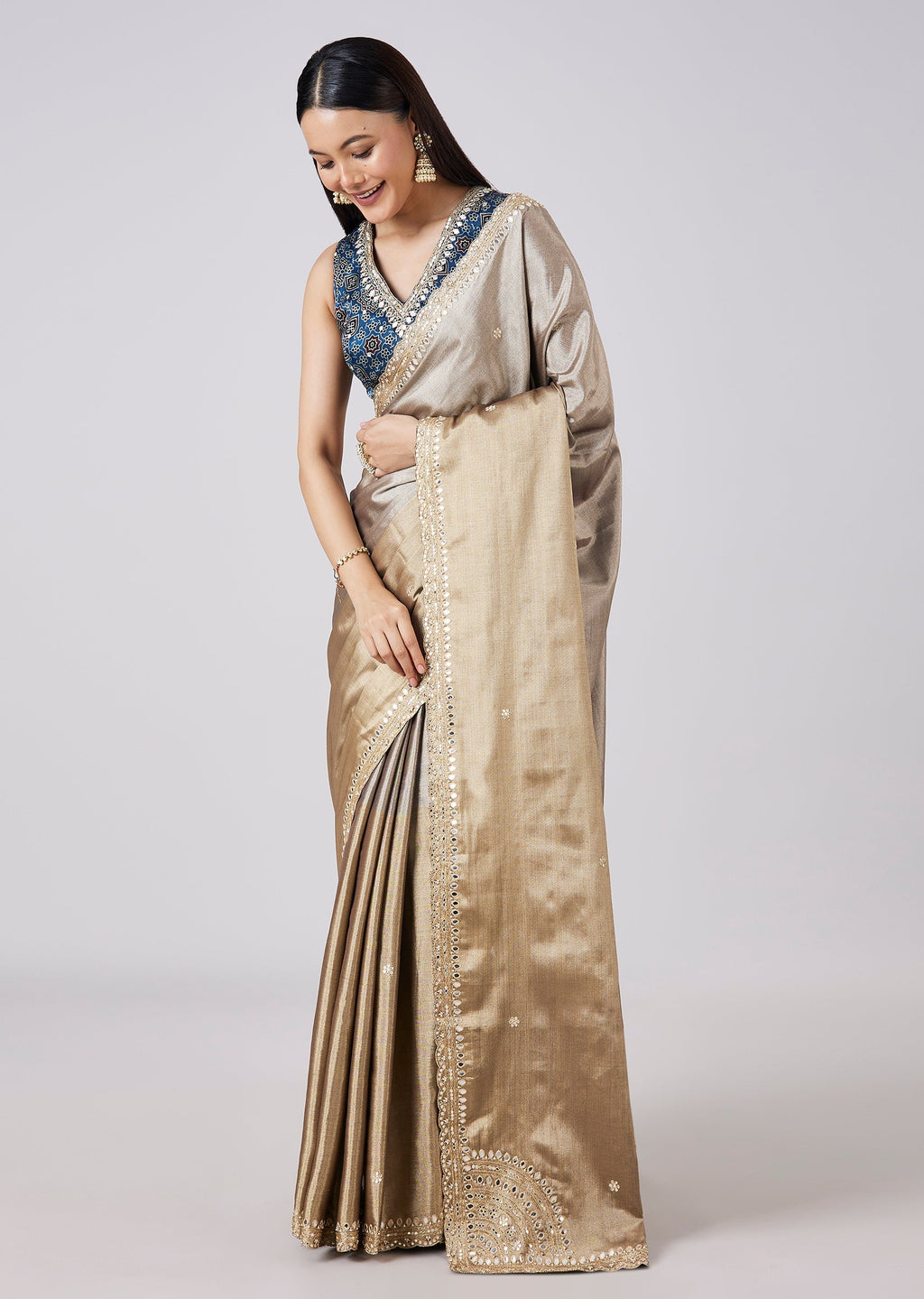 Blue Solid Saree with Border and Blouse