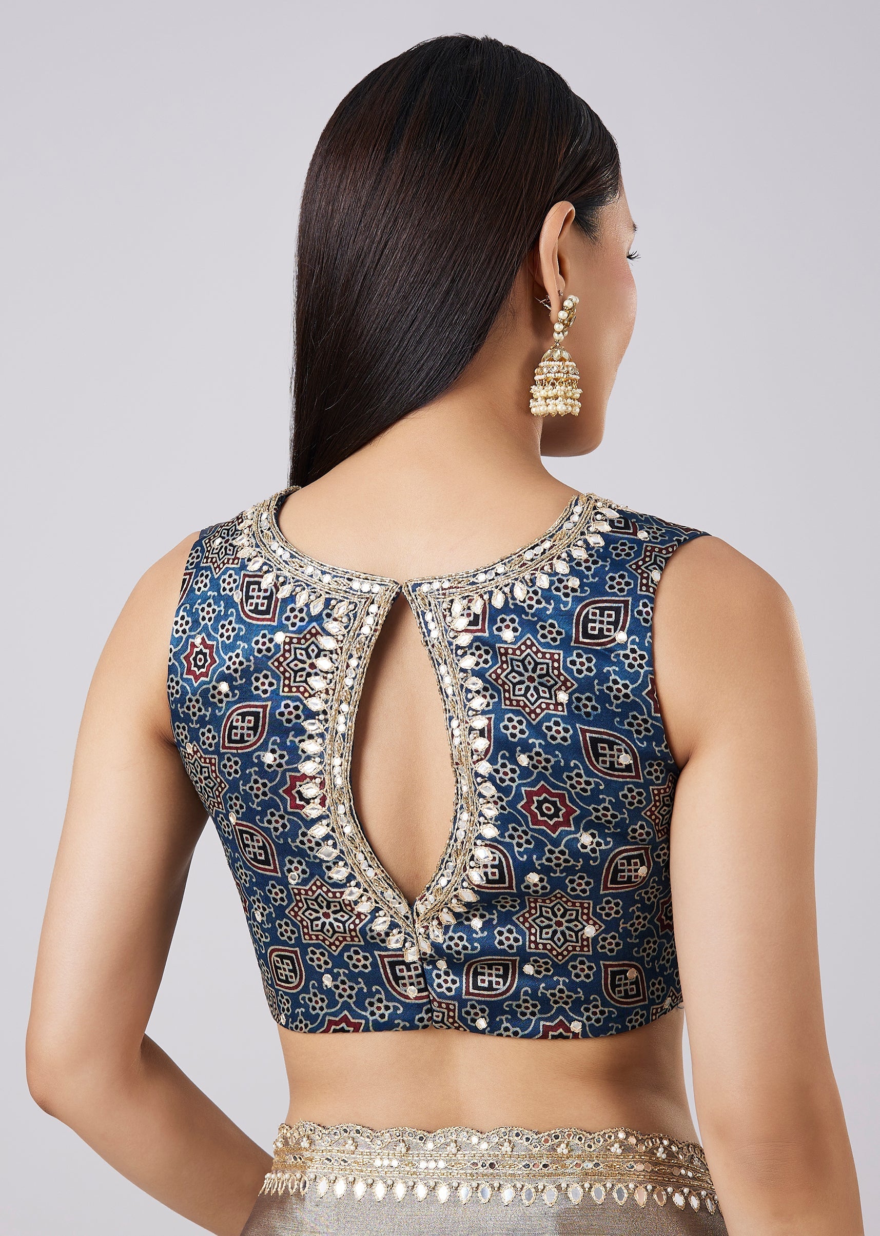 Blue Solid Saree with Border and Blouse