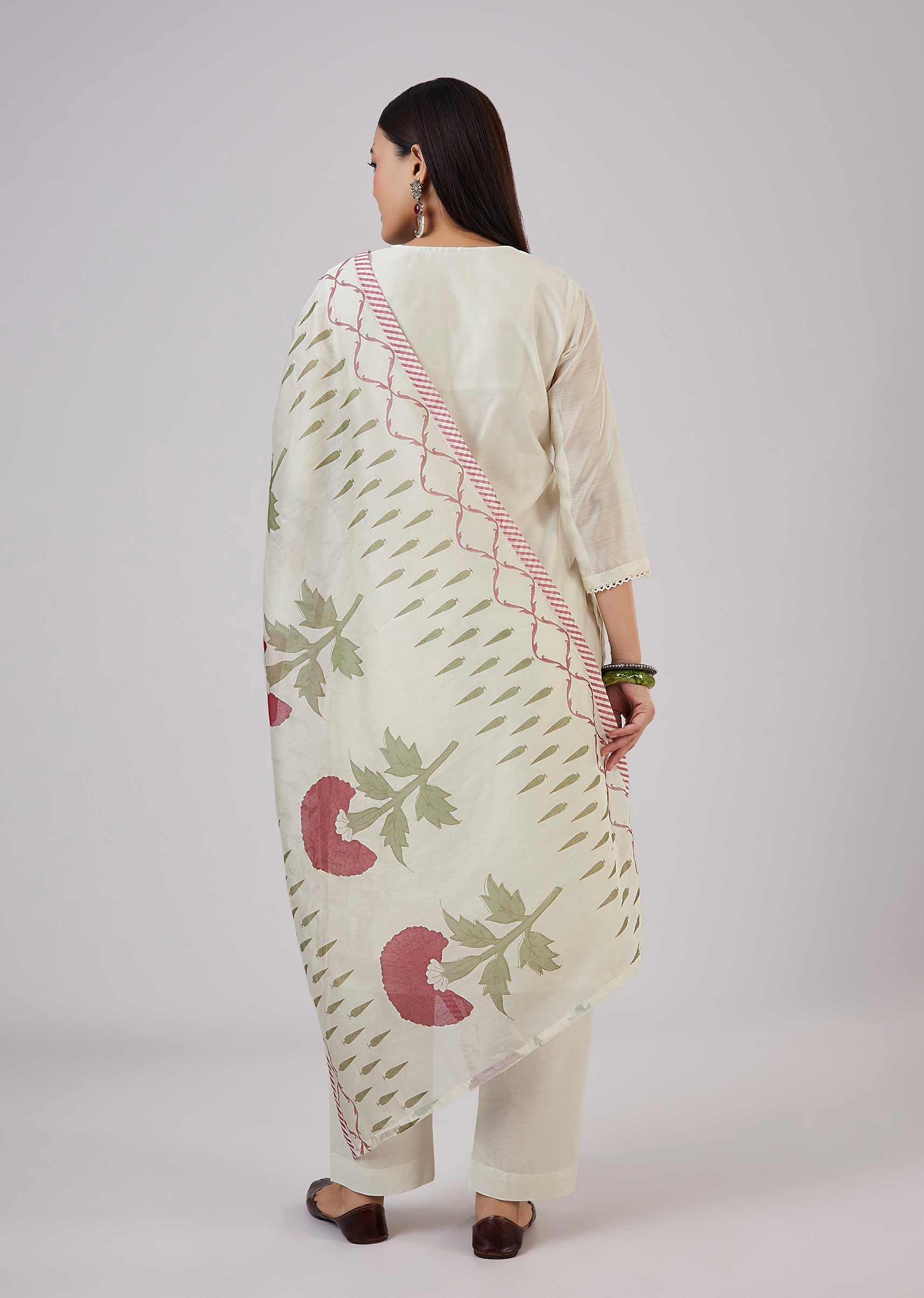 Cream Chanderi Kurta Set With Embellished Work