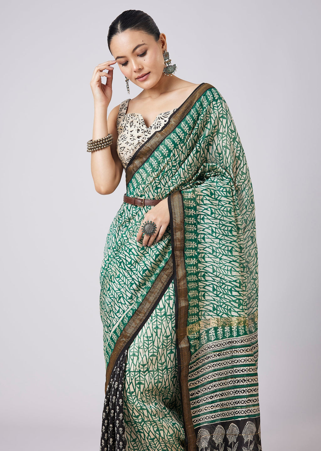 Green Motif Printed Saree with Unstitched Blouse