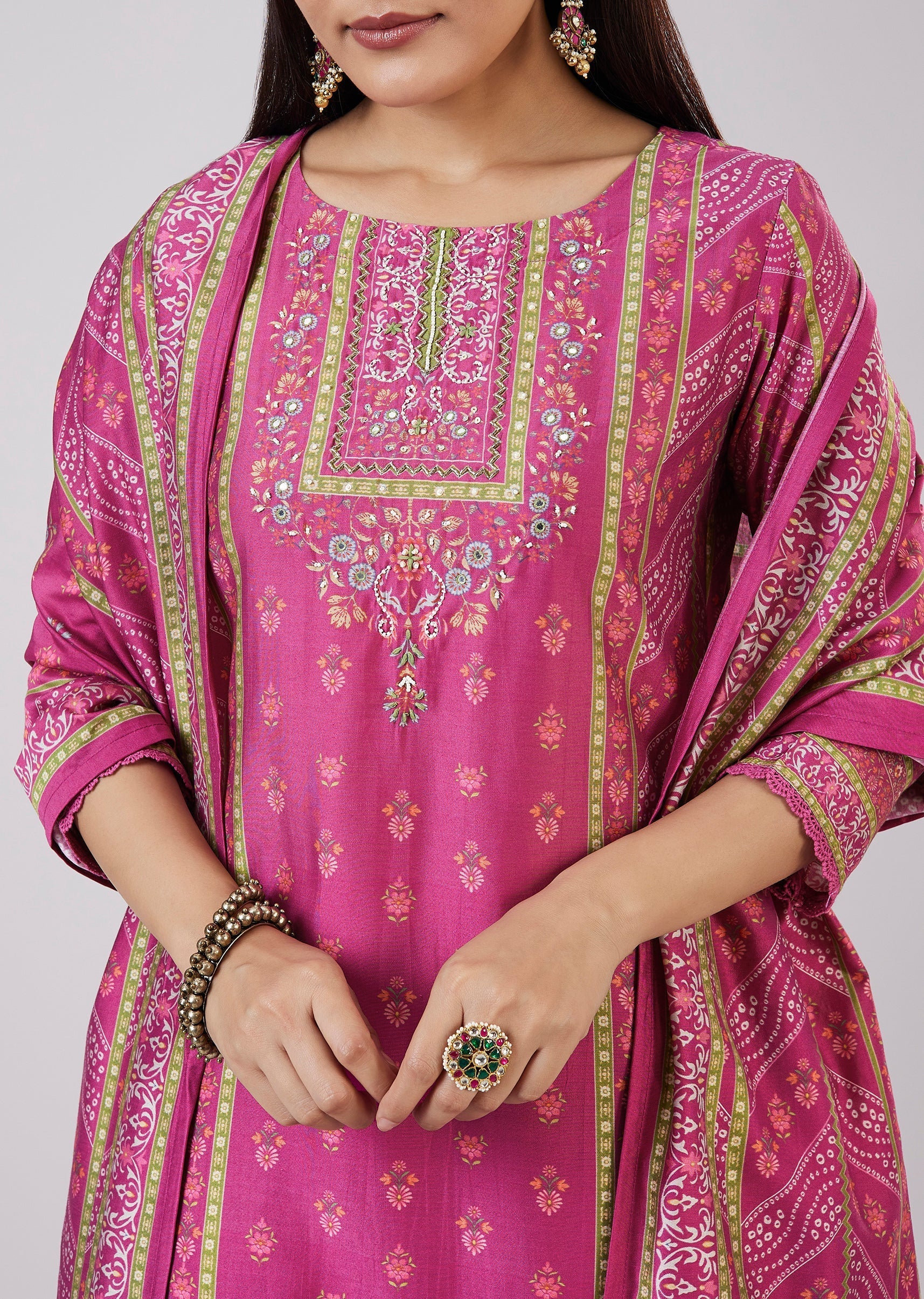 Magenta Modal Kurta Set With Embellished Work