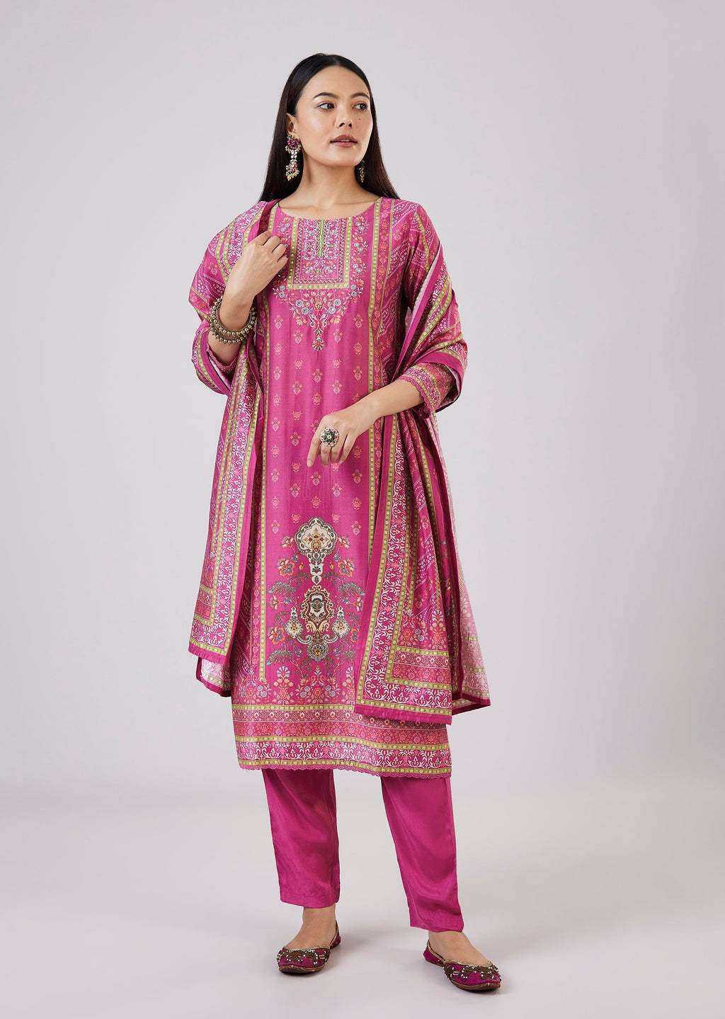 Magenta Modal Kurta Set With Embellished Work