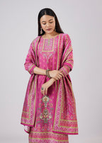 Magenta Modal Kurta Set With Embellished Work