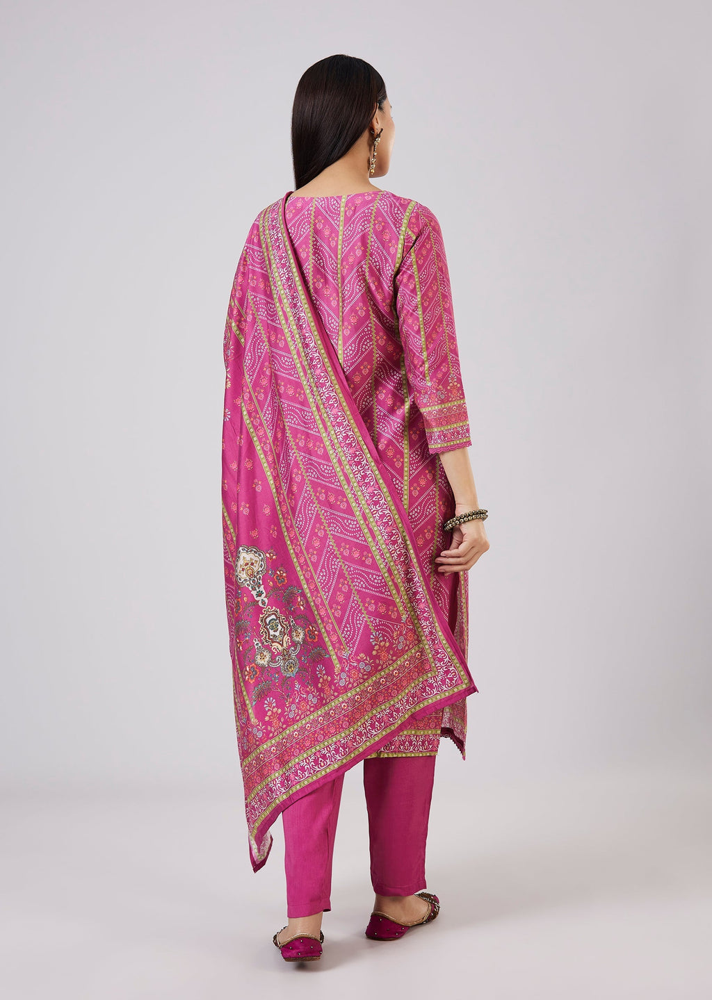 Magenta Modal Kurta Set With Embellished Work