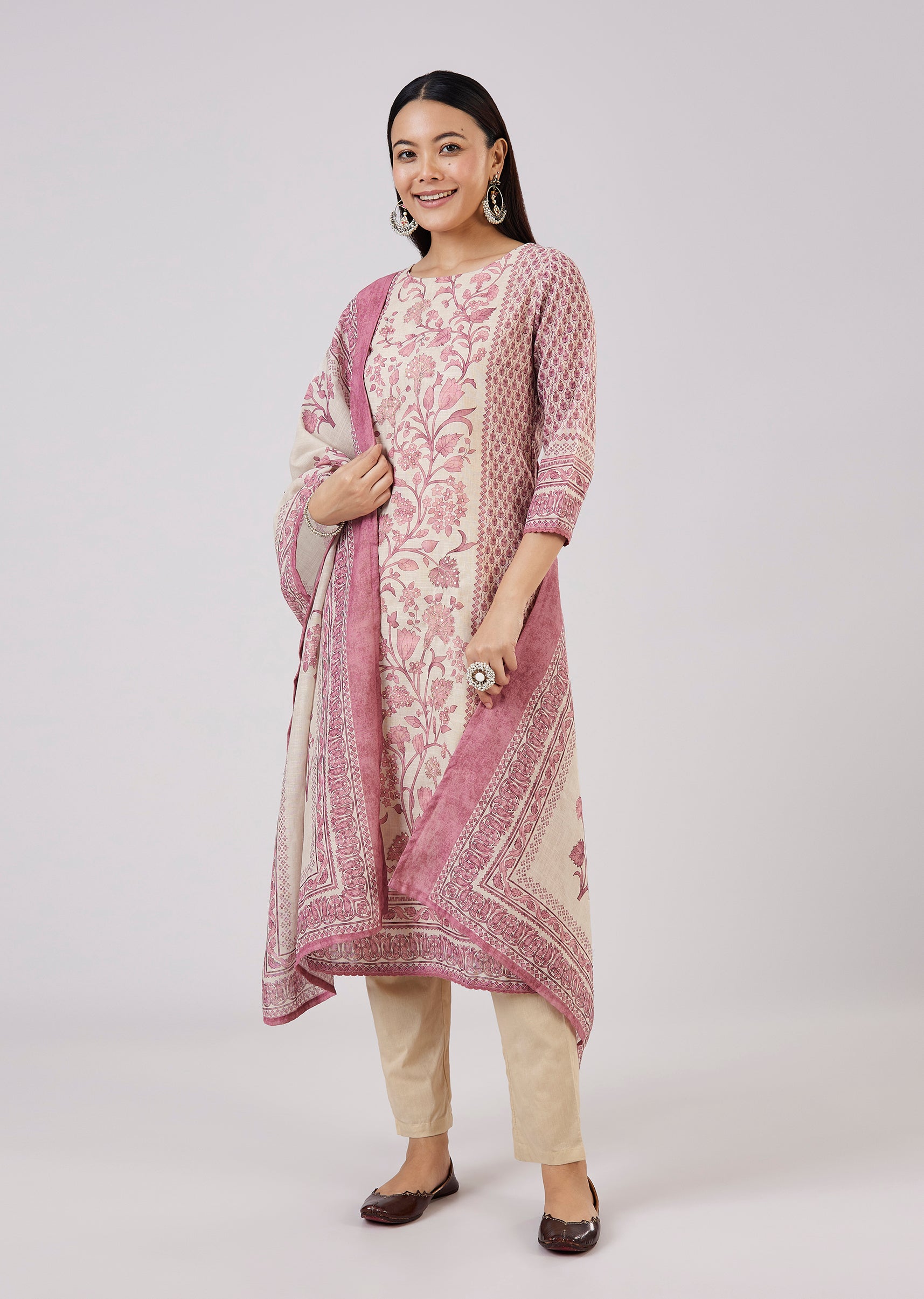 Pink Linen Kurta Set With Embellished Work