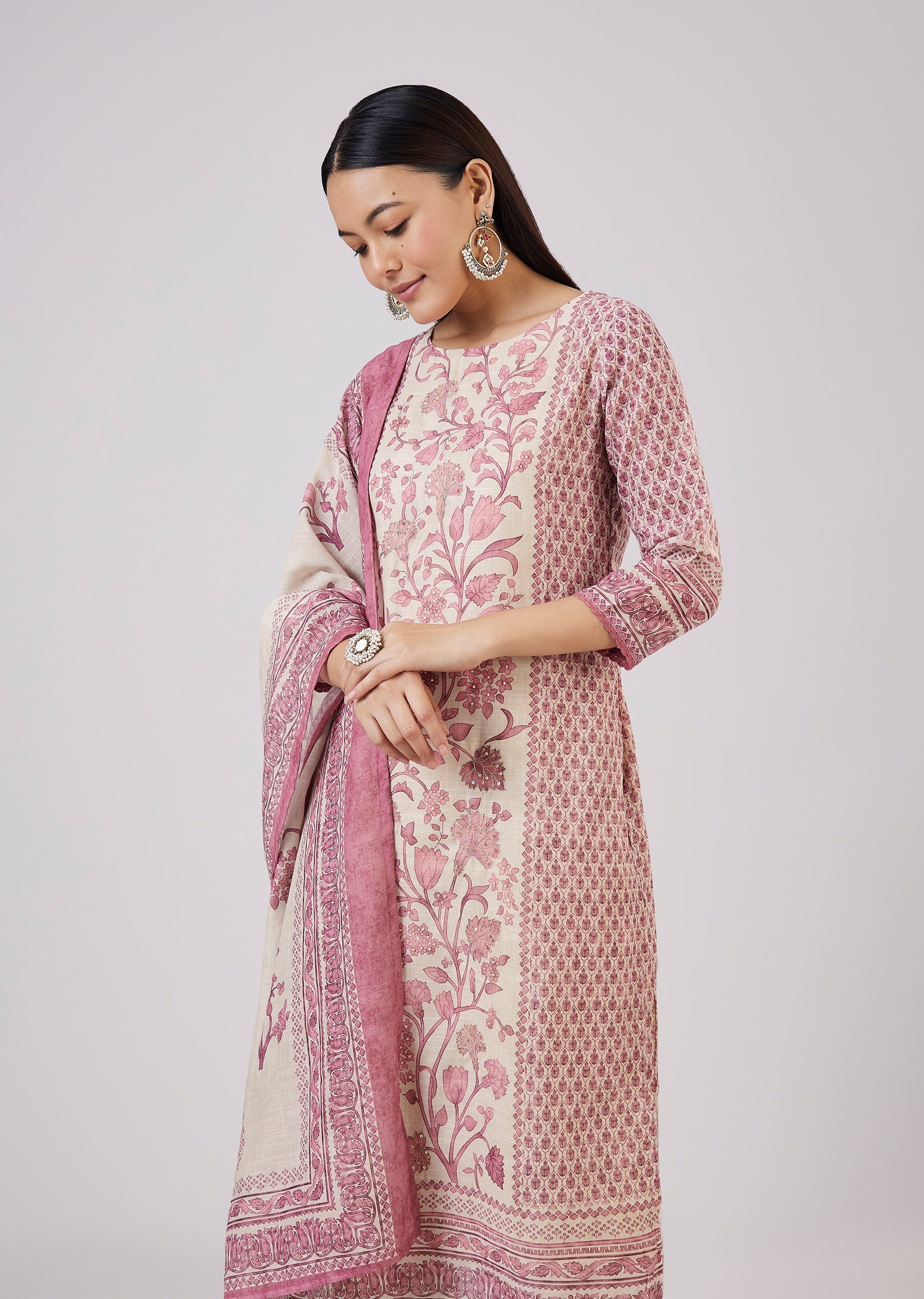 Pink Linen Kurta Set With Embellished Work