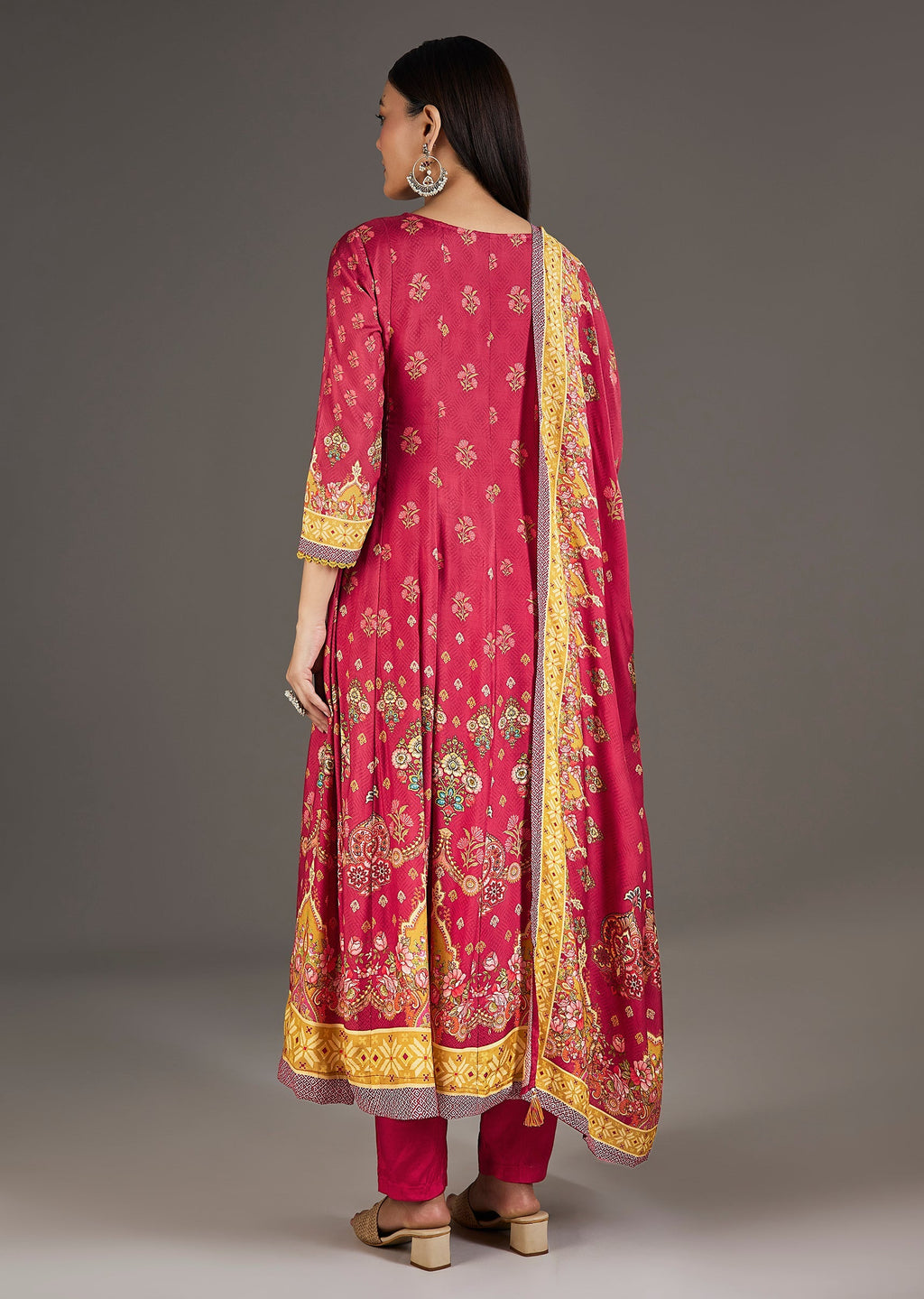 Pink Muslin Anarkali Set With Thread Work